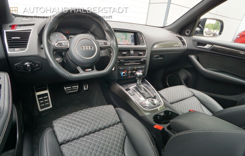 Audi SQ5 plus 3.0 TDI carbone, caméra