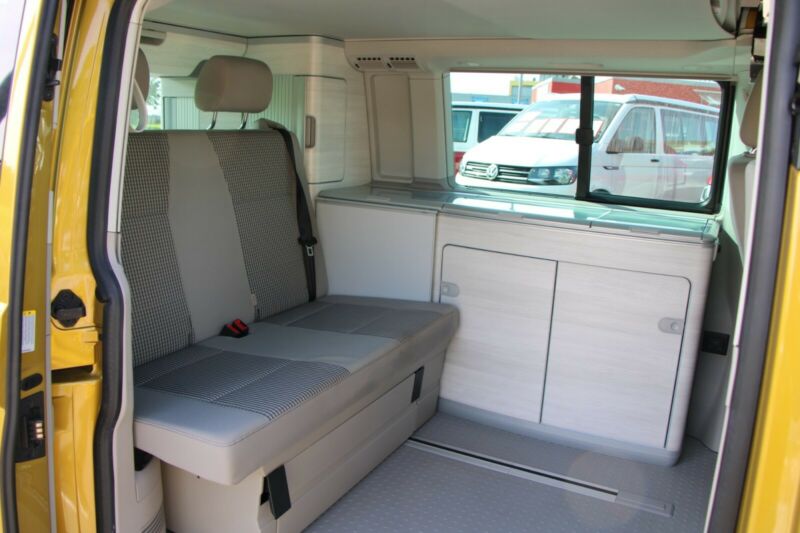 Volkswagen T6 California Coast DSG