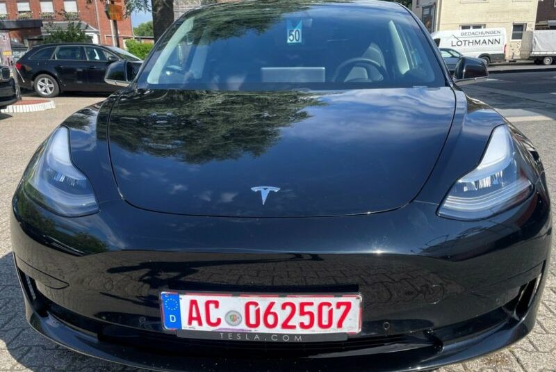 Tesla Model 3 Standard WLTP Plus  Carbone