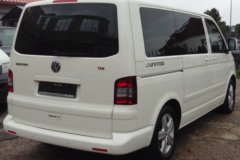Volkswagen T5 Multivan United AHK 7 places