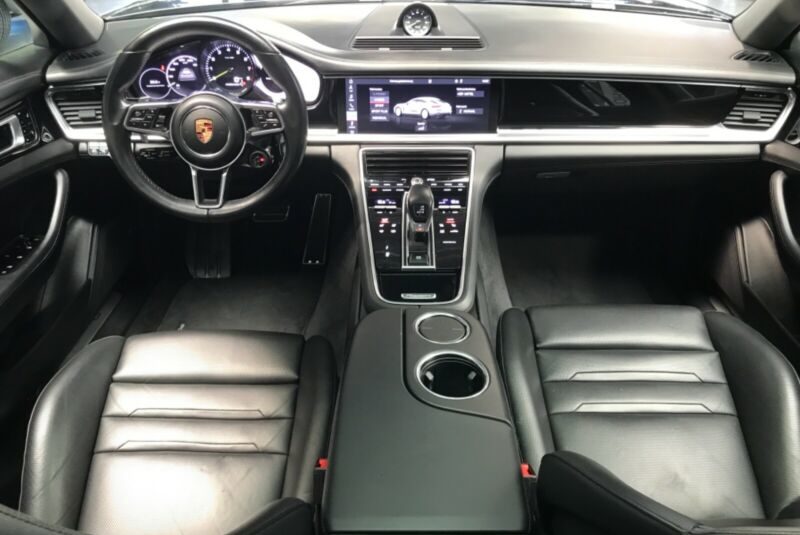 Porsche Panamera 4 Hybride électrique