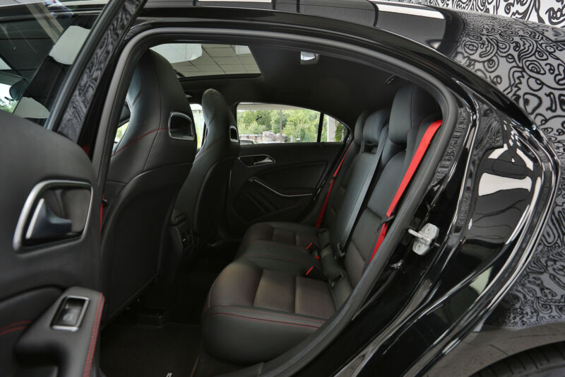 Mercedes-Benz A 45 AMG PERFORMANCE