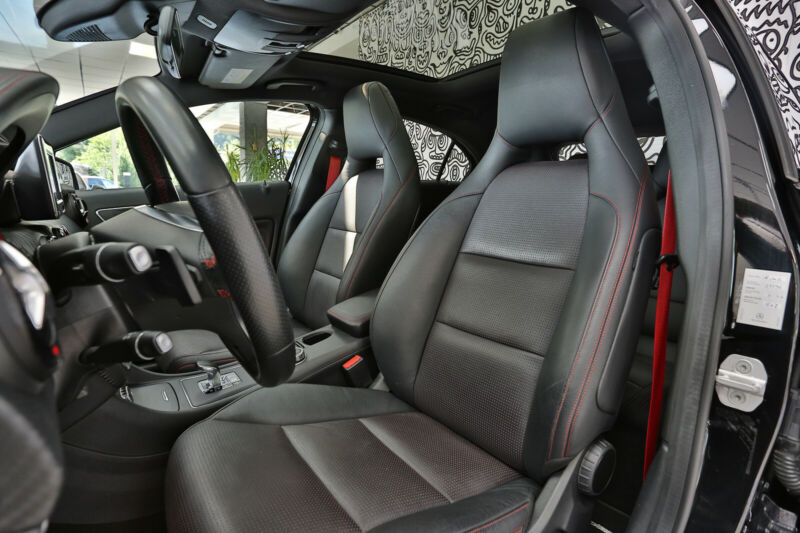 Mercedes-Benz A 45 AMG PERFORMANCE