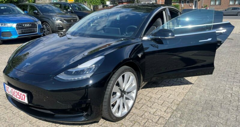 Tesla Model 3 Standard WLTP Plus  Carbone
