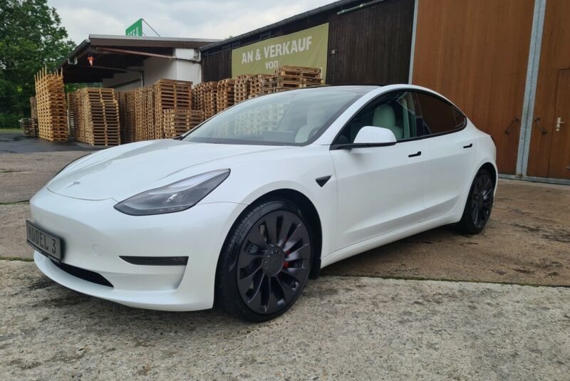 Tesla Model 3 PERFORMANCE Q1 FL