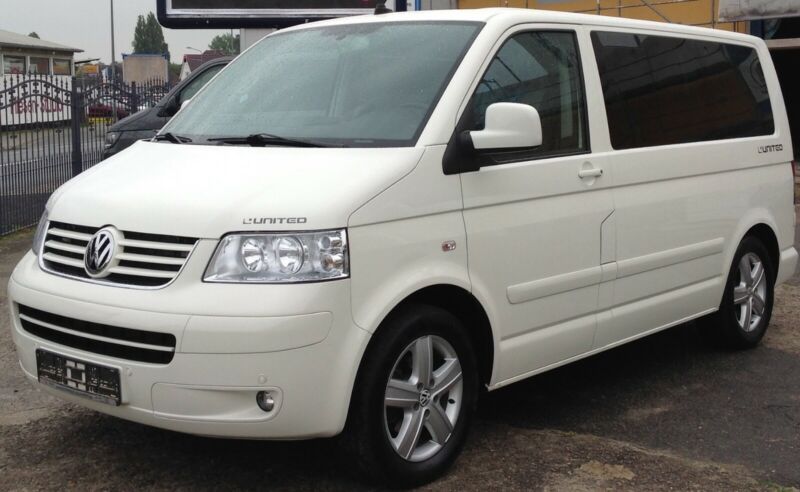 Volkswagen T5 Multivan United AHK 7 places