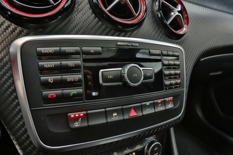 Mercedes-Benz A 45 AMG PERFORMANCE