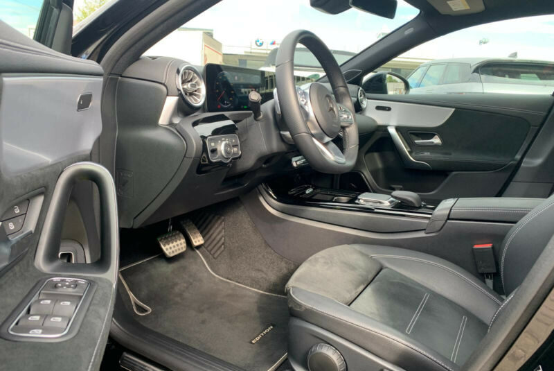 Mercedes Classe A 250 AMG * Navi * Pano *