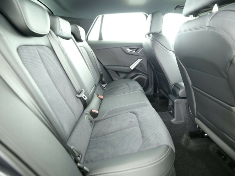 Audi Q2 35 TFSI S tronic * S line