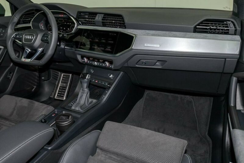 Audi Q3 Sportback 40 TDI  S LINE
