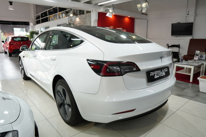 Tesla Model 3 Excellent état Gamme standard