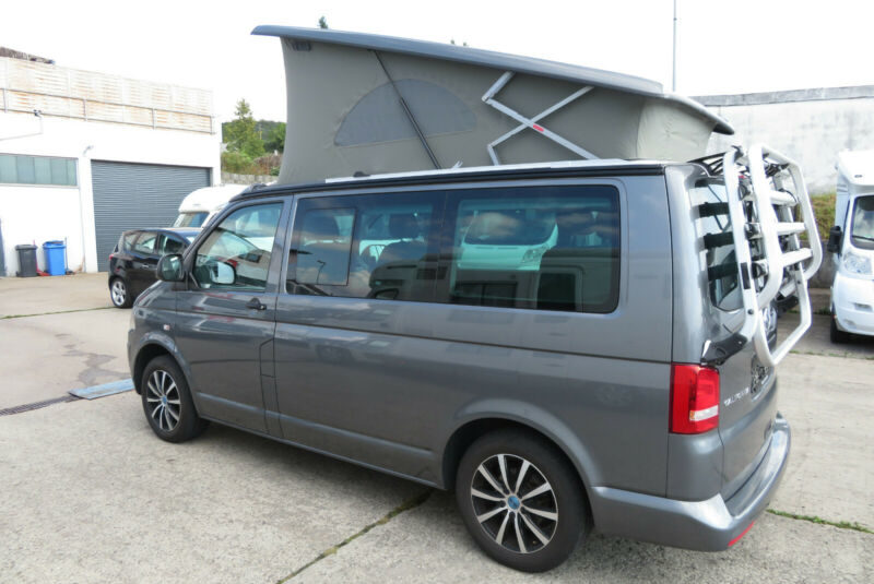 Volkswagen T5 California Beach avec kitchenette