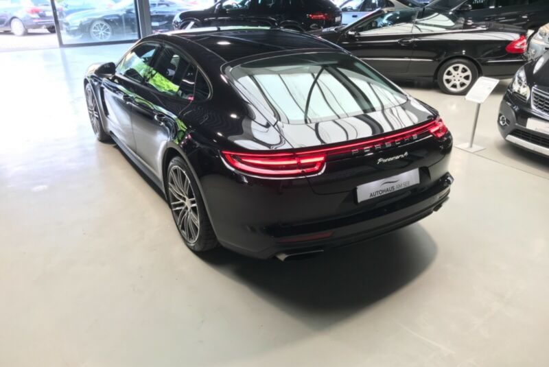 Porsche Panamera 4 Hybride électrique