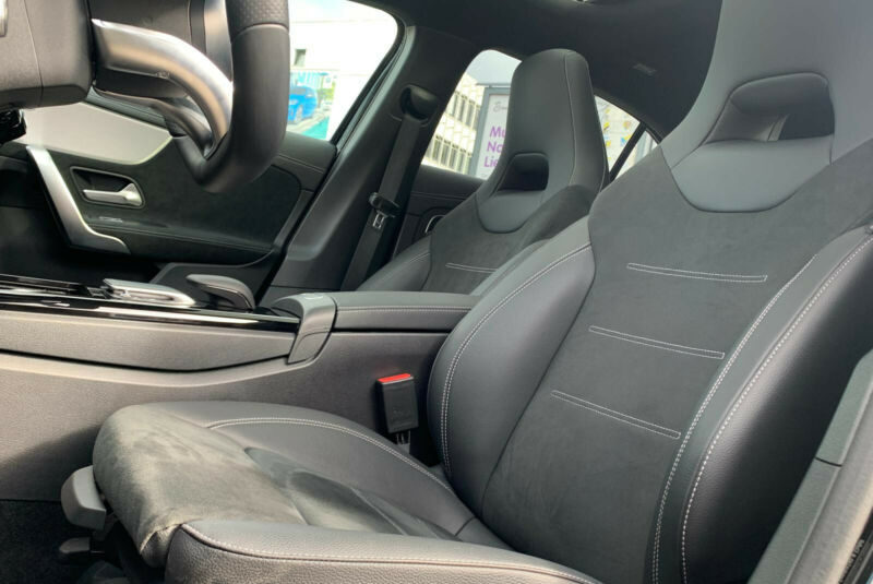 Mercedes Classe A 250 AMG * Navi * Pano *