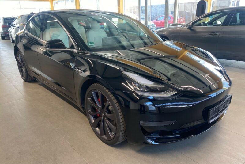 Tesla Model 3 Performance – transmission intégrale