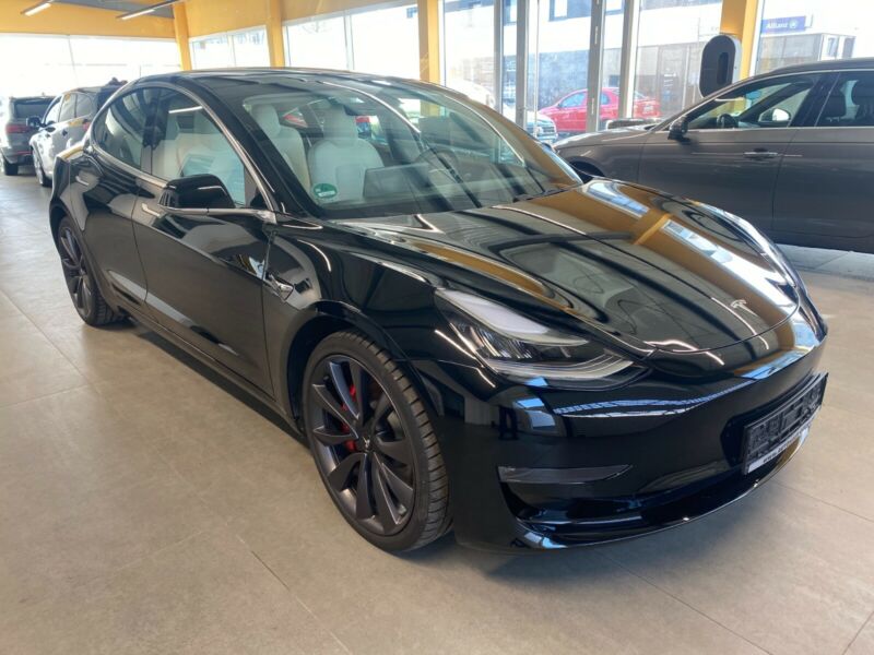 Tesla Model 3 Performance – transmission intégrale