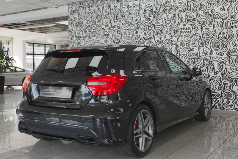 Mercedes-Benz A 45 AMG PERFORMANCE