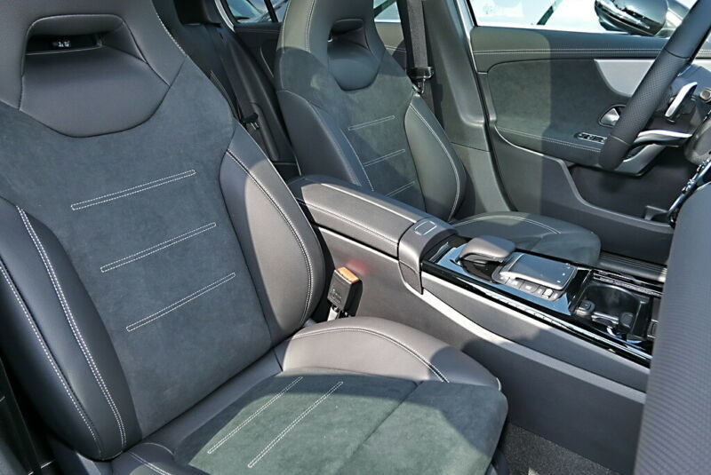Mercedes-Benz A 220 d  AMG EDITION