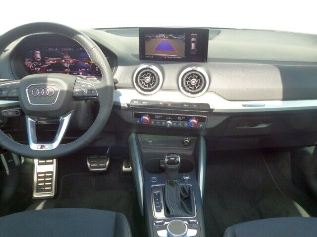 Audi Q2 35 TFSI S-TRONIC S-LINE