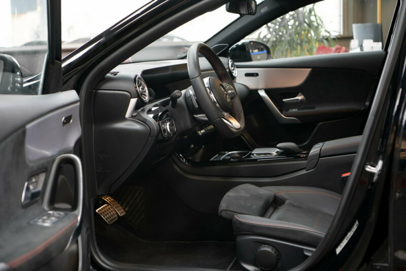 Mercedes-Benz A 250 AMG-LINE