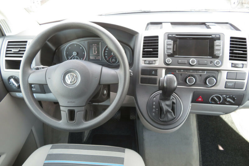 Volkswagen T5 California Beach avec kitchenette