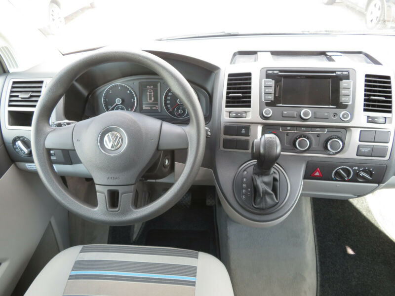 Volkswagen T5 California Beach avec kitchenette