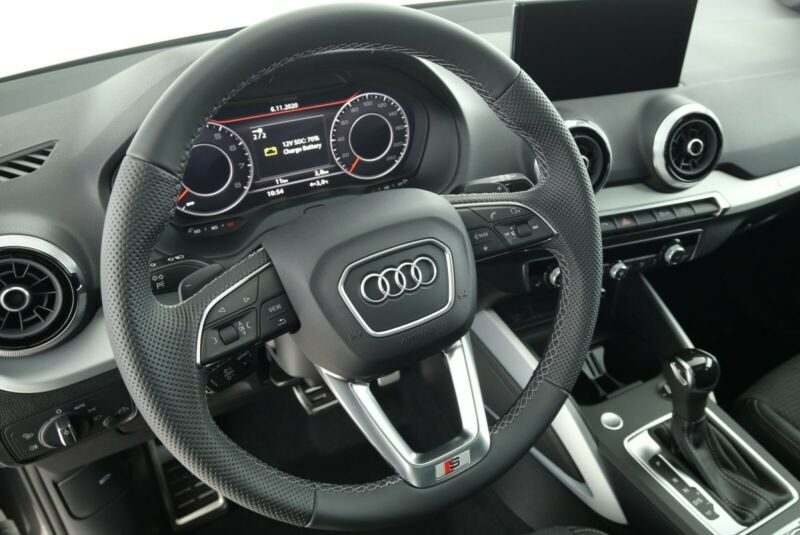 Audi Q2 35 TFSI S tronic * S line