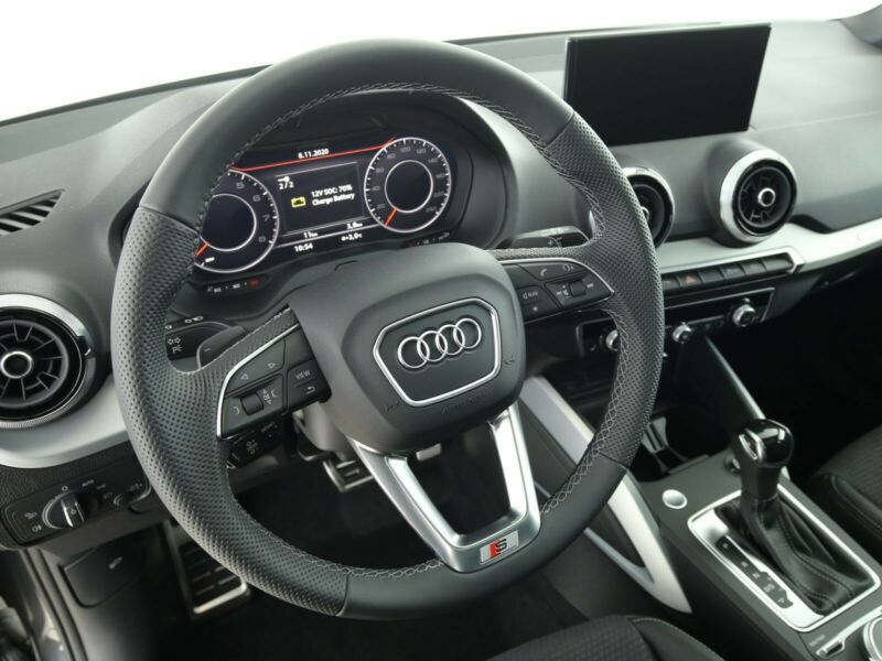 Audi Q2 35 TFSI S tronic * S line