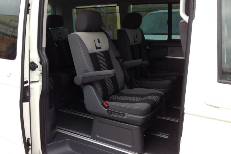 Volkswagen T5 Multivan United AHK 7 places