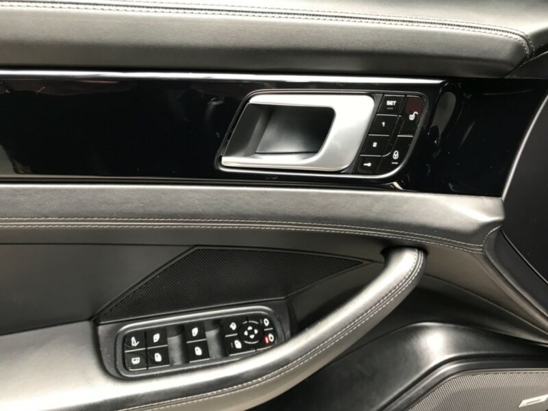 Porsche Panamera 4 Hybride électrique