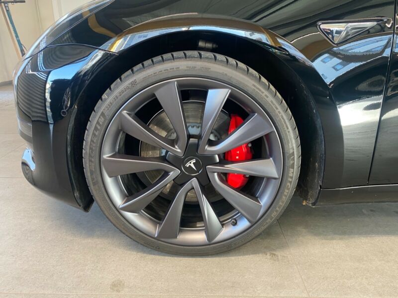 Tesla Model 3 Performance – transmission intégrale