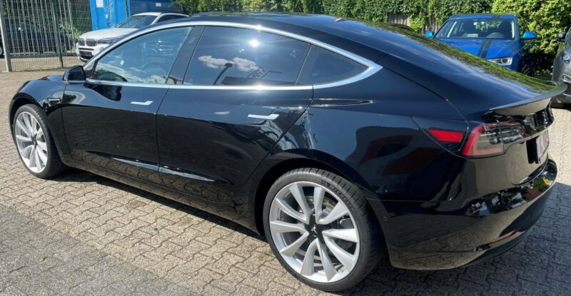 Tesla Model 3 Standard WLTP Plus  Carbone