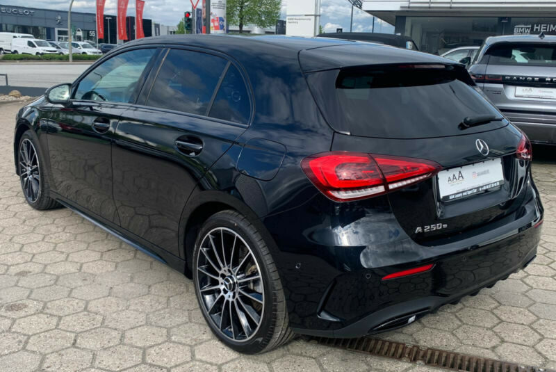 Mercedes Classe A 250 AMG * Navi * Pano *