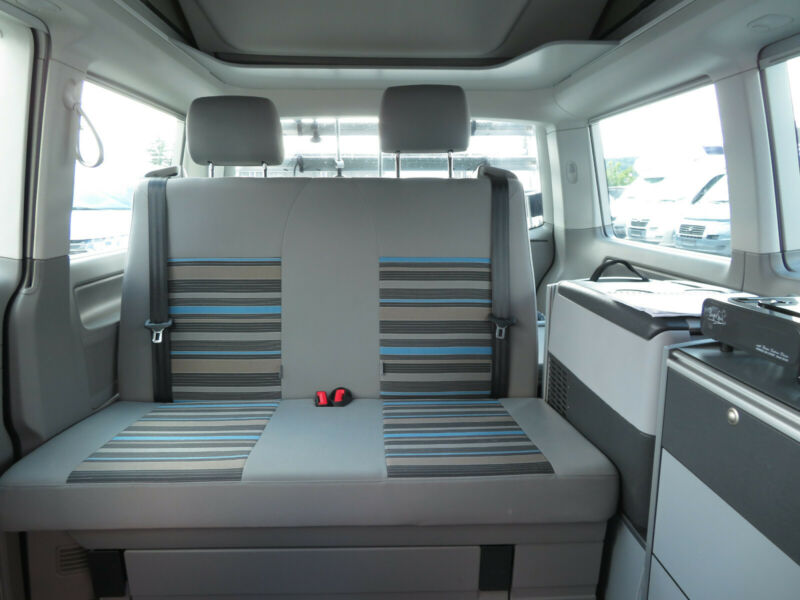 Volkswagen T5 California Beach avec kitchenette