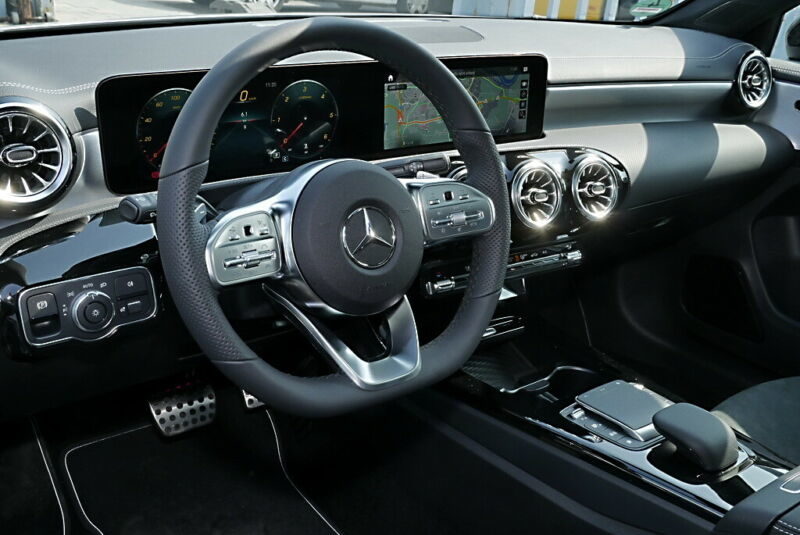 Mercedes-Benz A 220 d  AMG EDITION