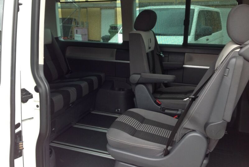 Volkswagen T5 Multivan United AHK 7 places