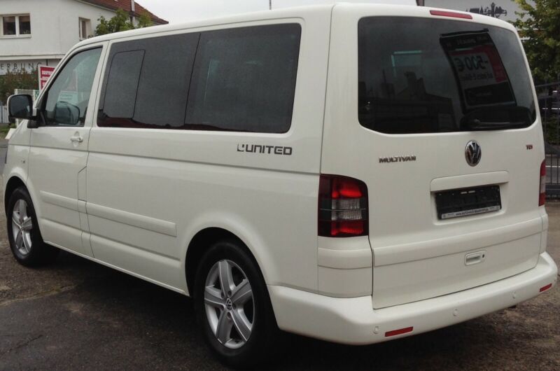 Volkswagen T5 Multivan United AHK 7 places