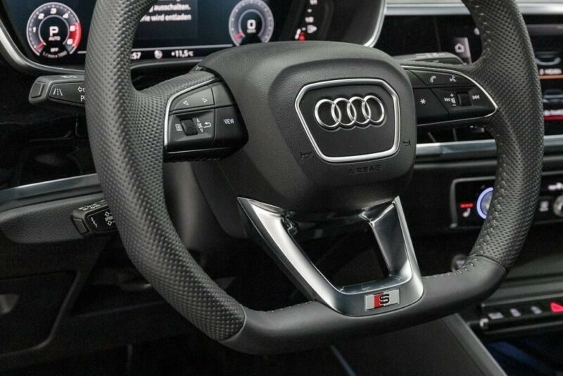 Audi Q3 Sportback 40 TDI  S LINE