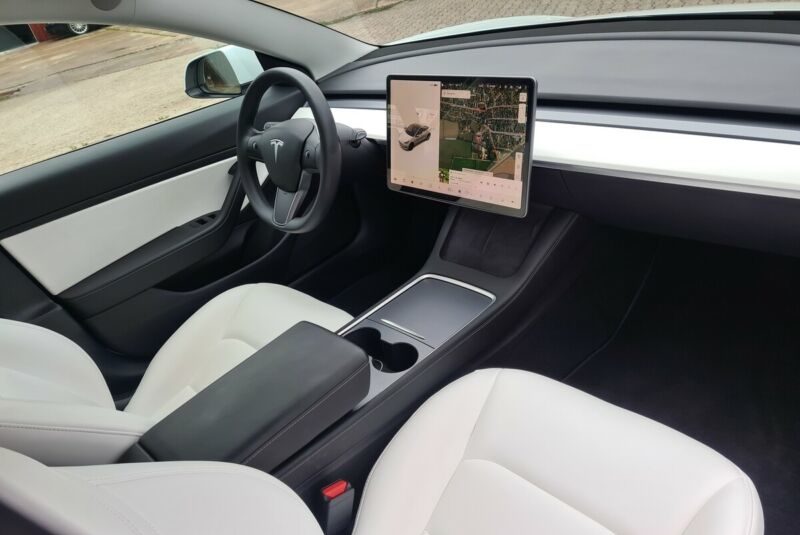 Tesla Model 3 PERFORMANCE Q1 FL