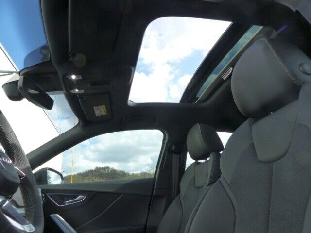 Audi Q2 35 TFSI S-TRONIC S-LINE