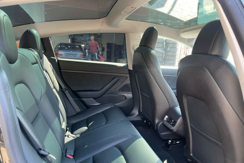 Tesla Model 3 Standard WLTP Plus  Carbone