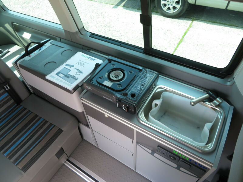 Volkswagen T5 California Beach avec kitchenette