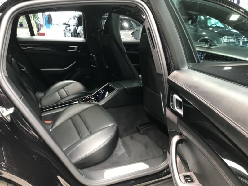 Porsche Panamera 4 Hybride électrique