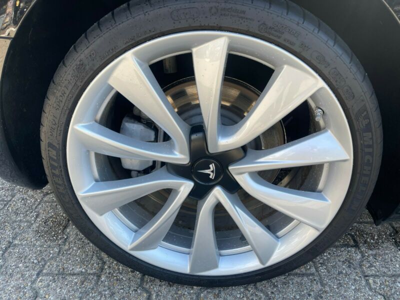 Tesla Model 3 Standard WLTP Plus  Carbone