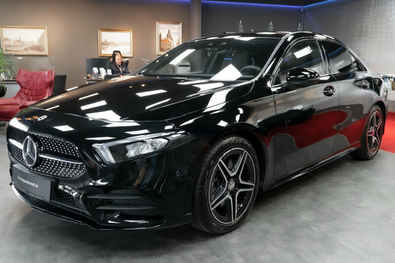 Mercedes-Benz A 250 AMG-LINE
