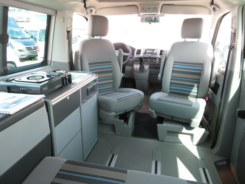 Volkswagen T5 California Beach avec kitchenette