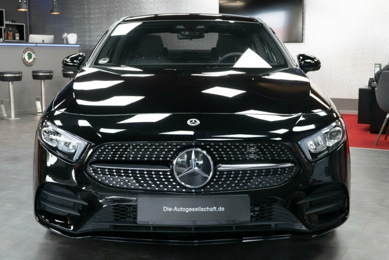 Mercedes-Benz A 250 AMG-LINE