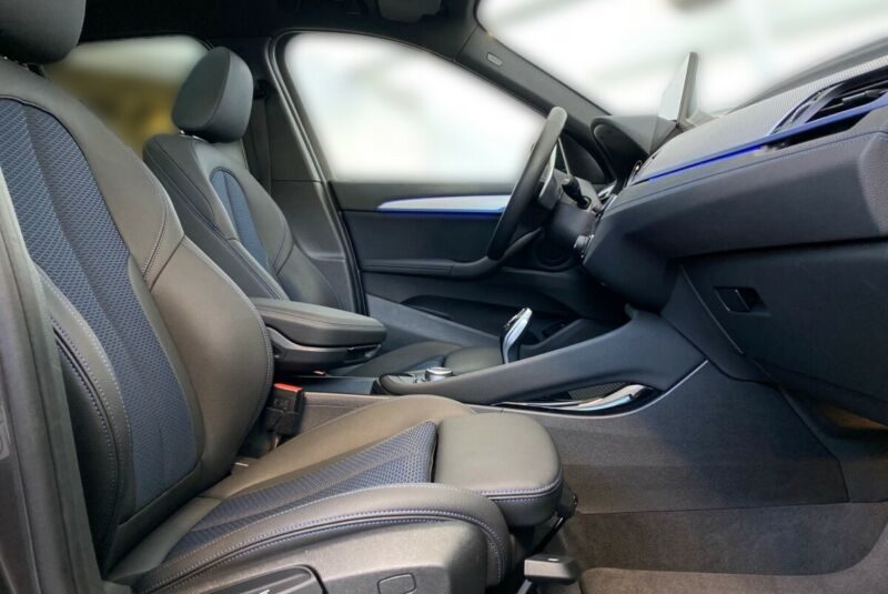 BMW X1 xDrive 20i M Sport Pano
