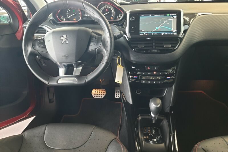 Peugeot 2008 Allure GT-Line EAT6 Navi Pano