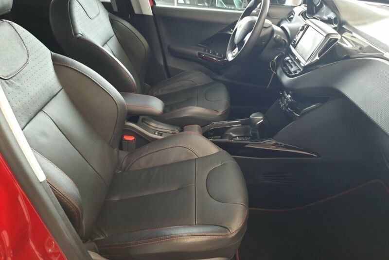 Peugeot 2008 Allure GT-Line EAT6 Navi Pano